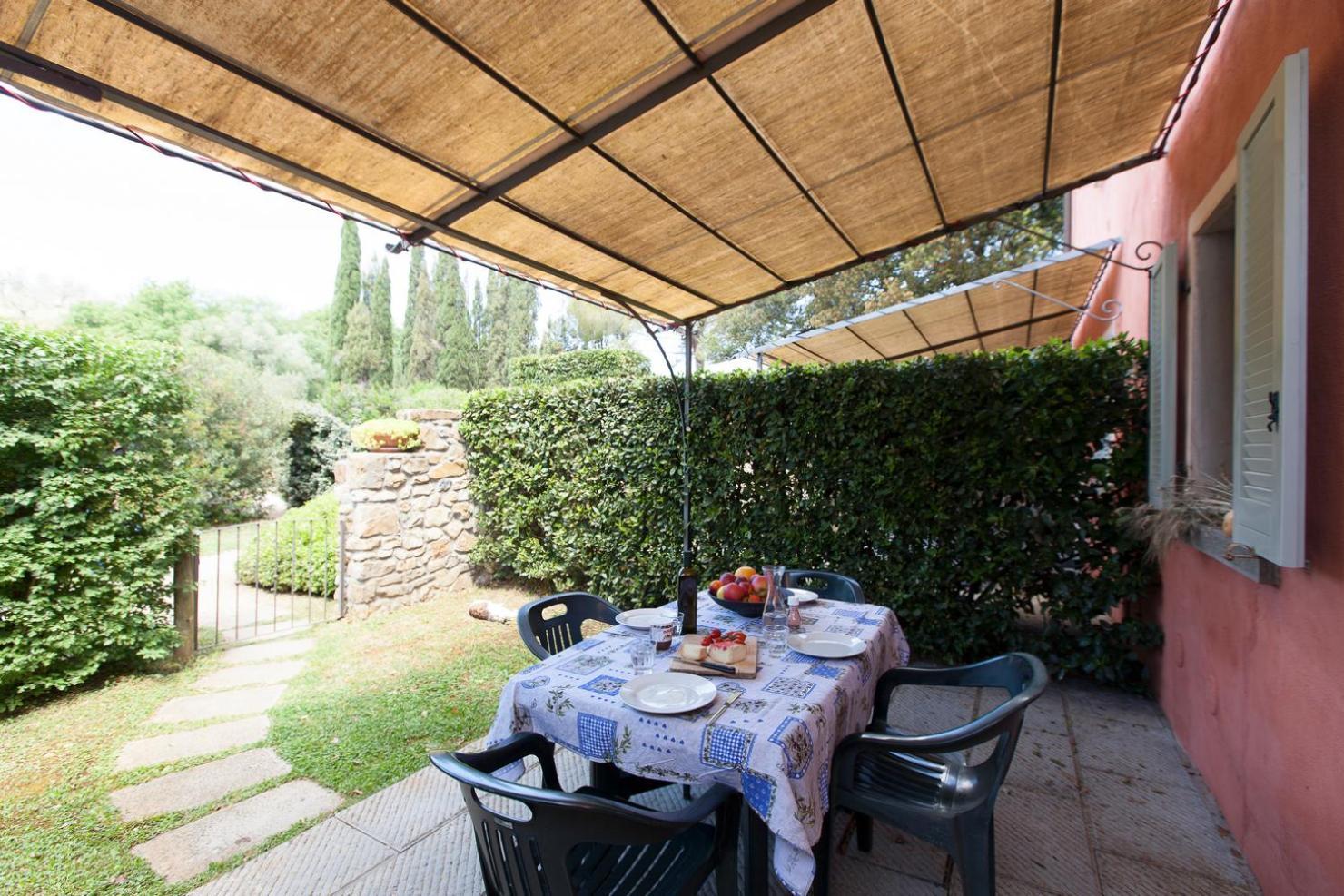 Agriturismo Bio Podere Doganelle Giuncarico Екстериор снимка